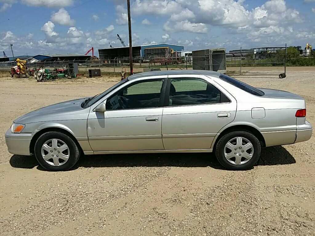 2000 Toyota Camry