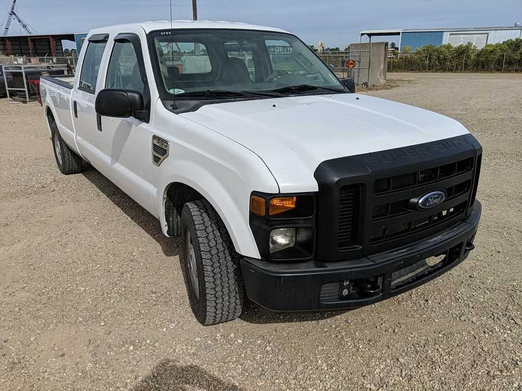 2008 Ford F350 SD Crew Cab Truck