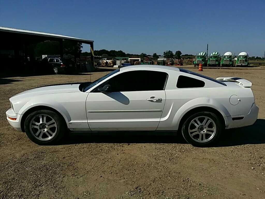 2005 Ford Mustang Coupe