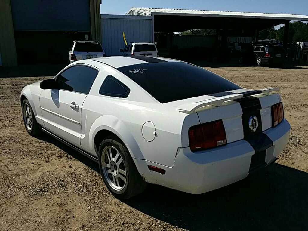 2005 Ford Mustang Coupe