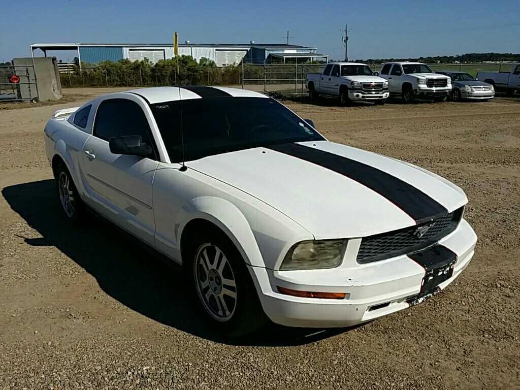 2005 Ford Mustang Coupe