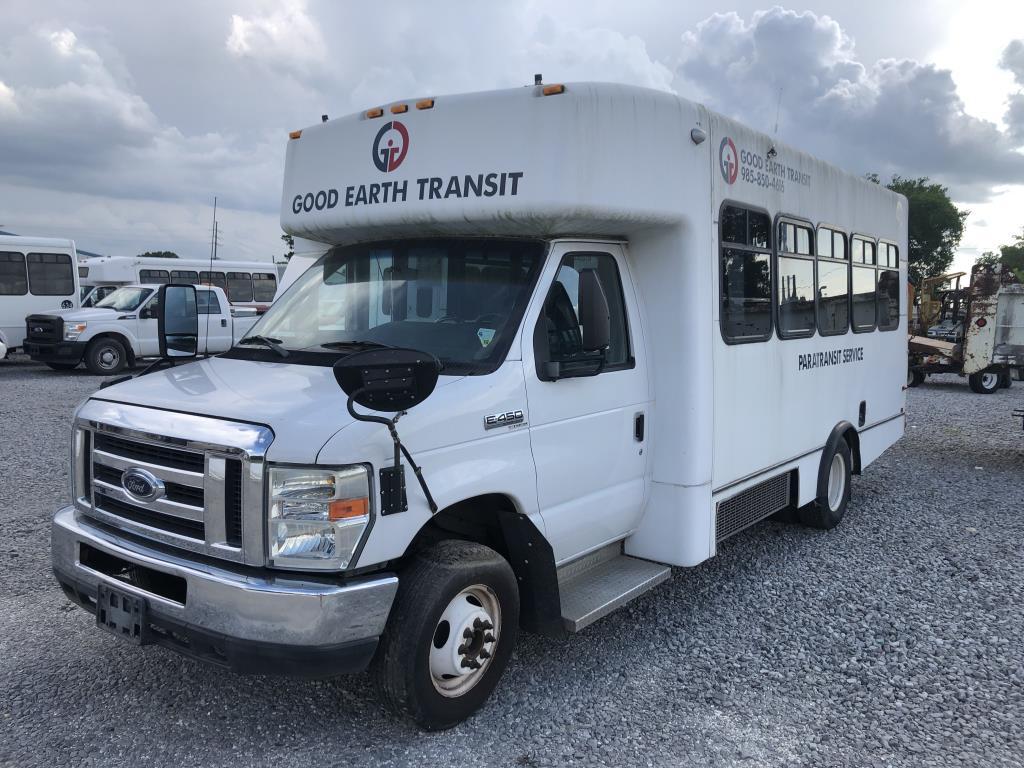 2009 Ford E-450 Shuttle Bus