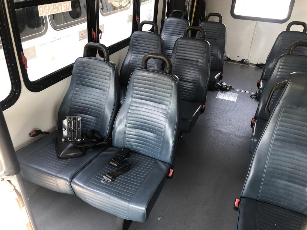 2009 Ford E-450 Shuttle Bus