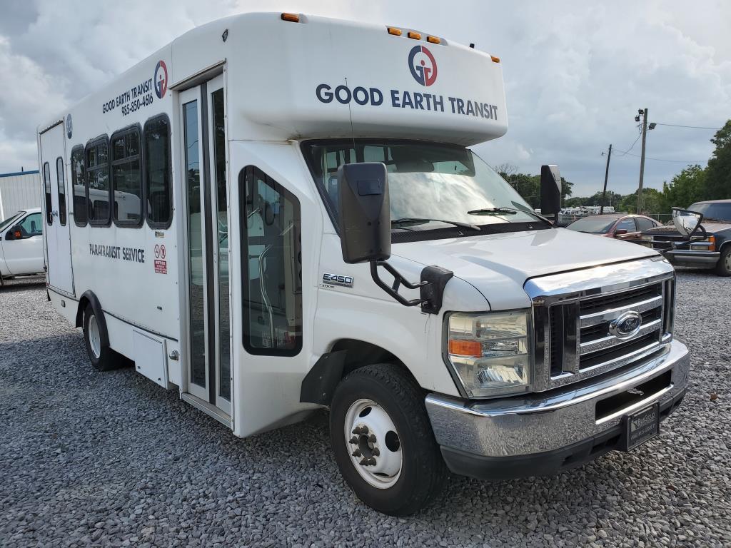 2009 Ford E-450 Shuttle Bus