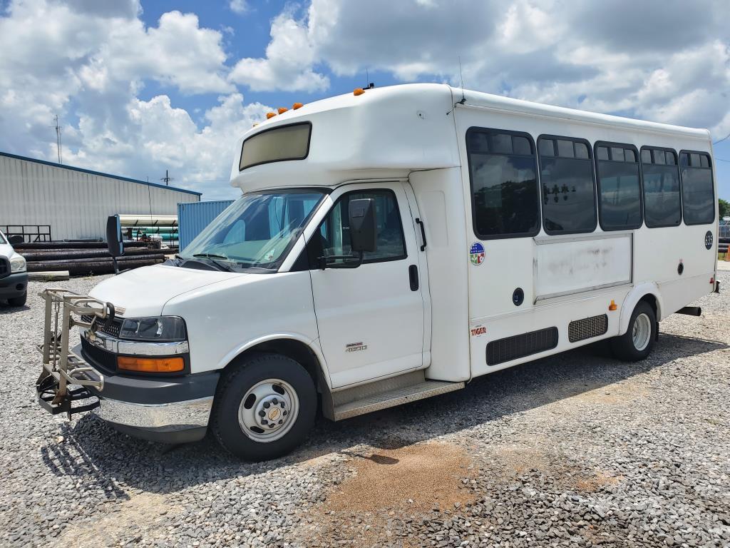 2011 Chevrolet Goshen Coach GC11 Bus