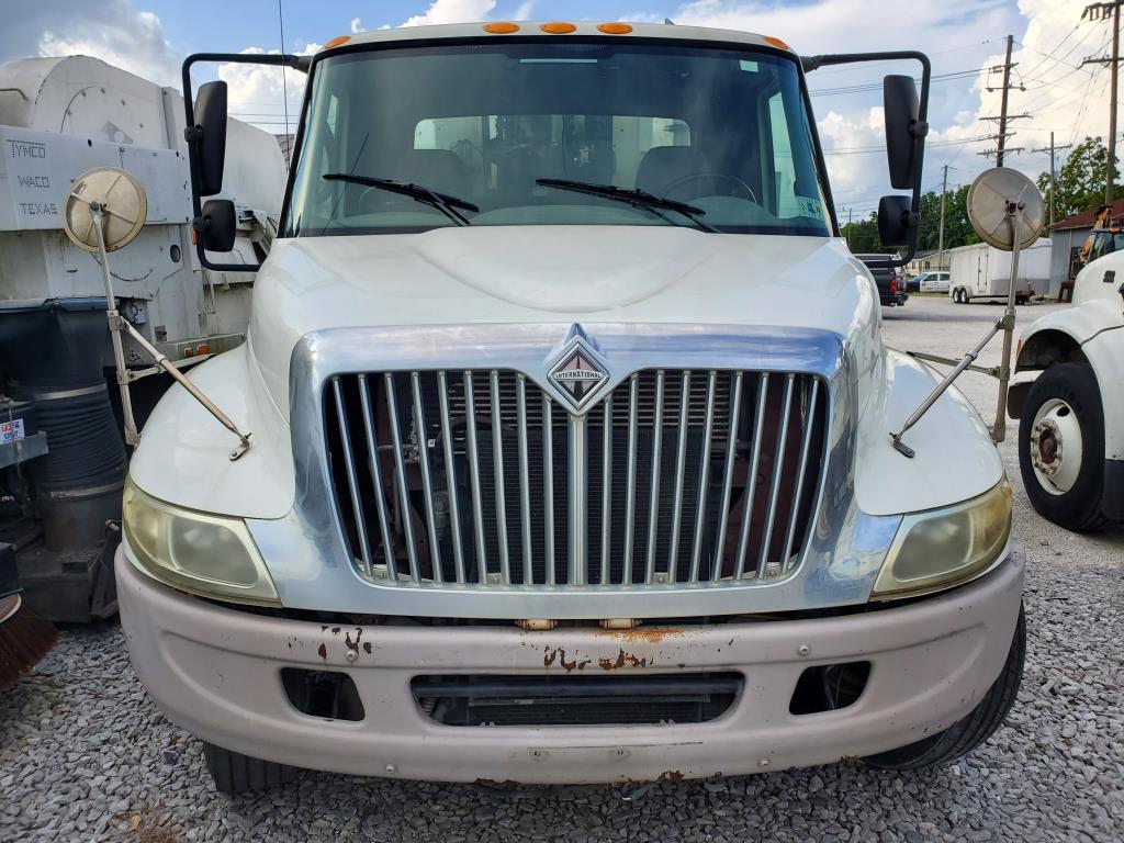 2004 International 4200 Sweeper Truck