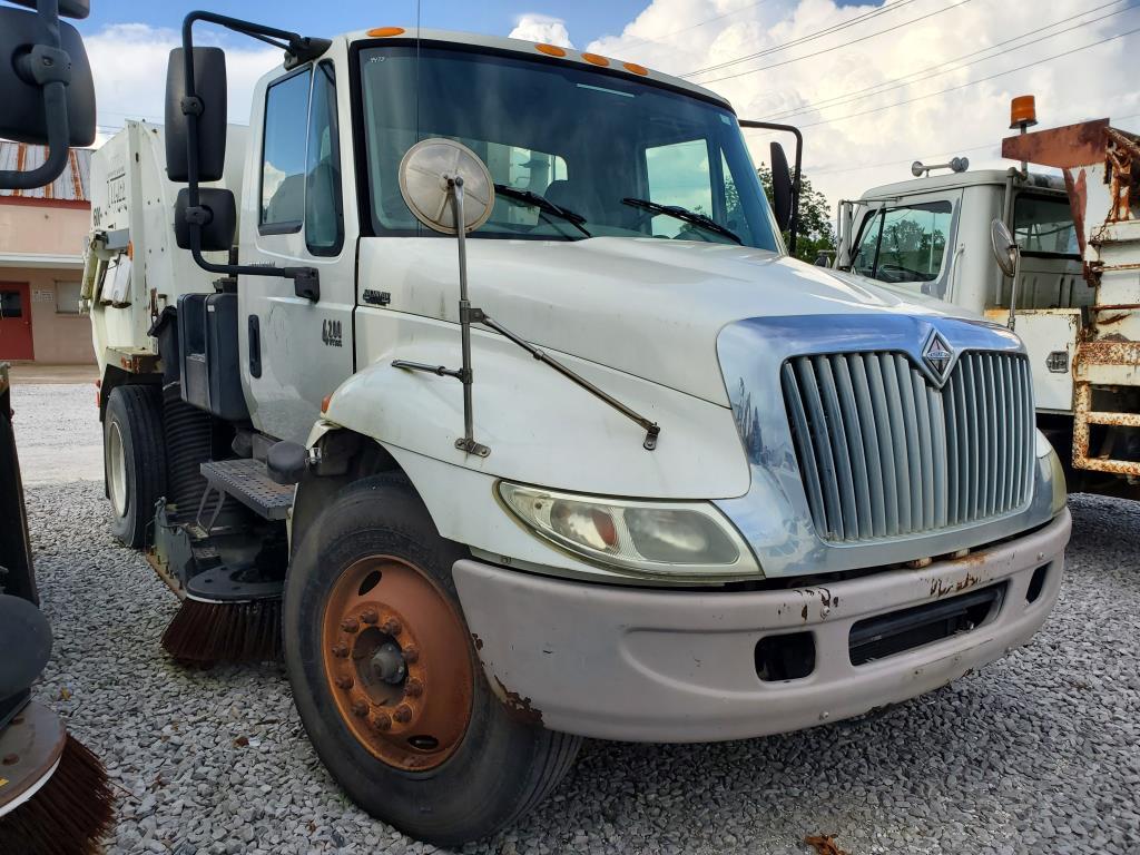 2004 International 4200 Sweeper Truck