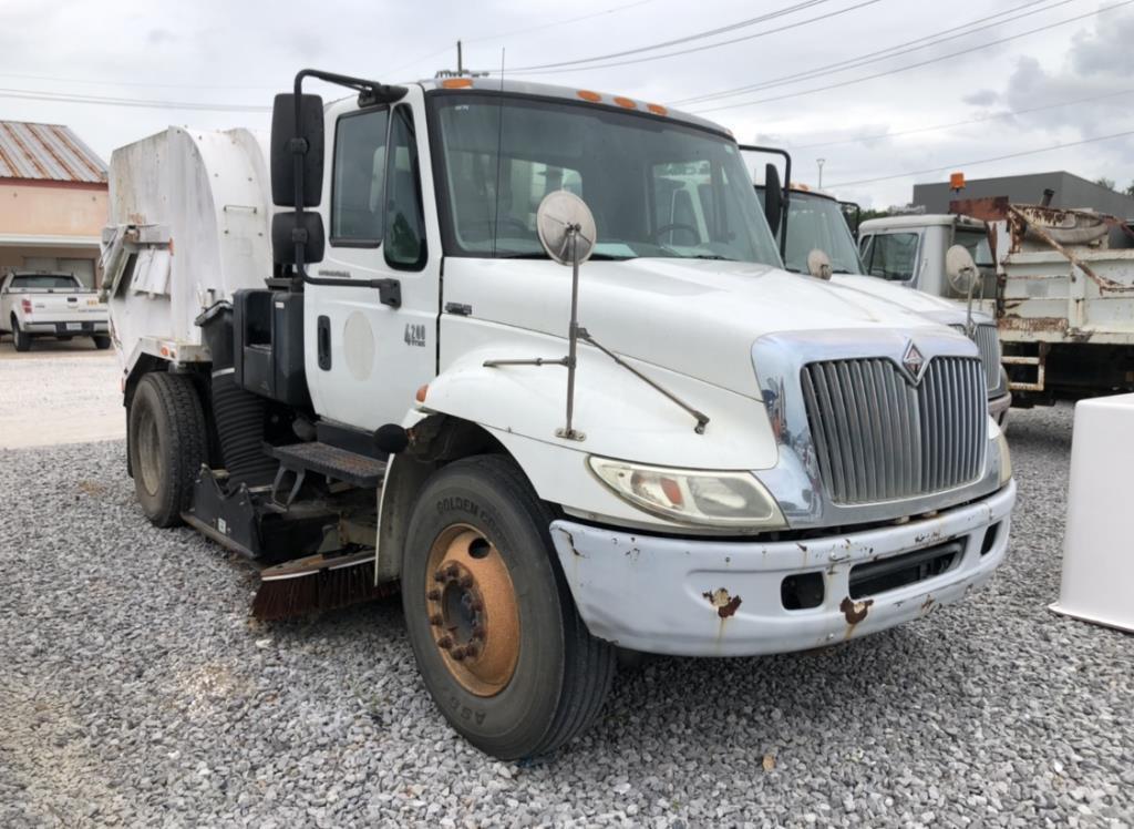 2004 International 4200 Sweeper Truck