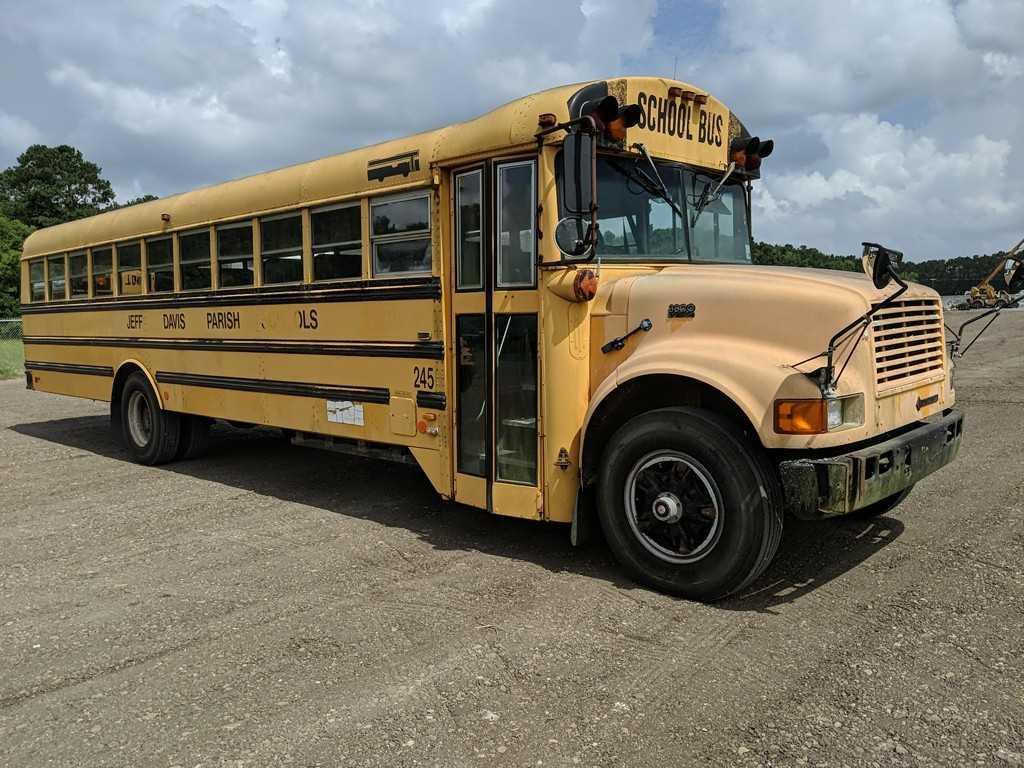 1995 International/Thomas School Bus