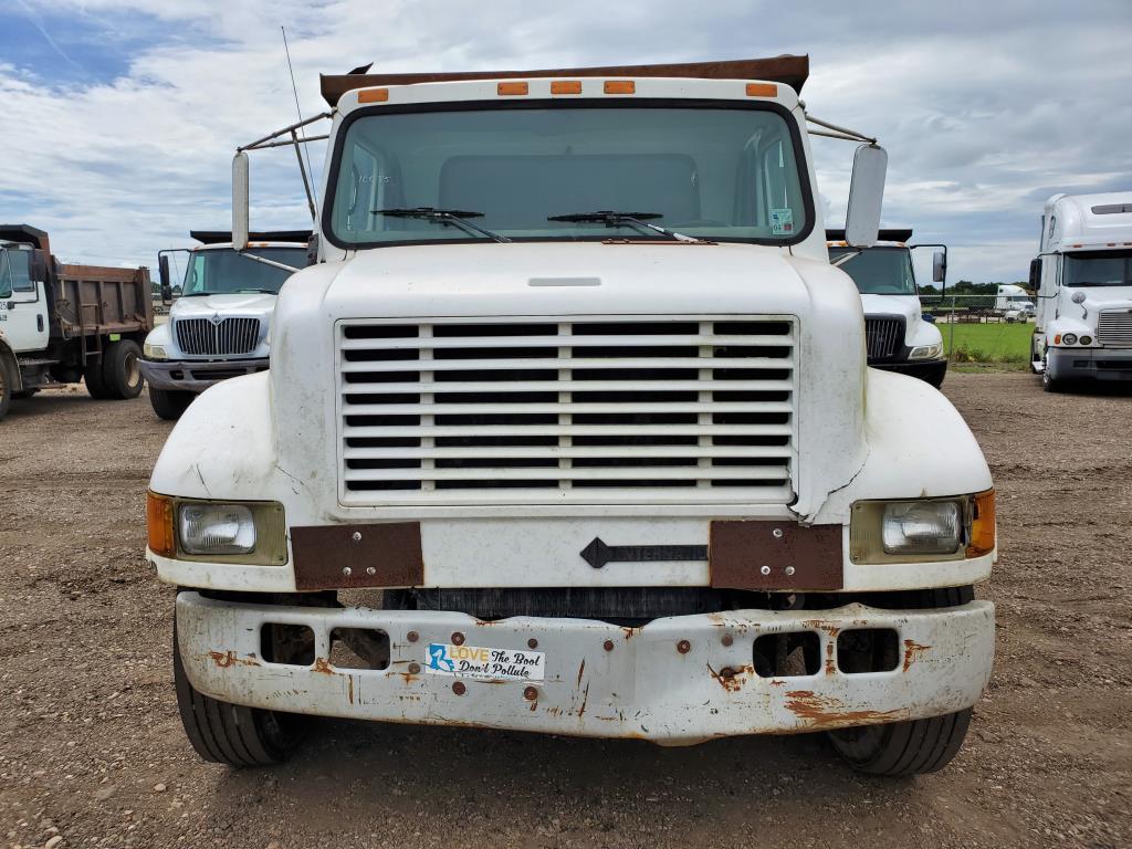 1999 International 4700 4X2 Dump Truck