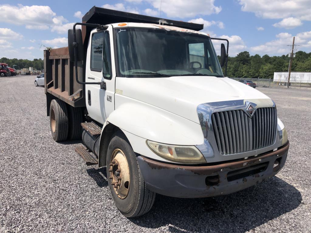 International 4200 4X2 Dump Truck