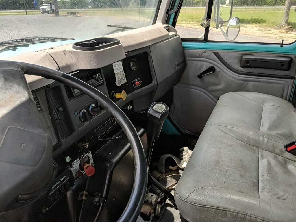 1996 International 4900 Medium Duty Roll Back