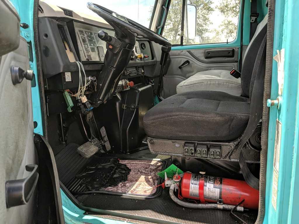 1996 International 4900 Medium Duty Roll Back