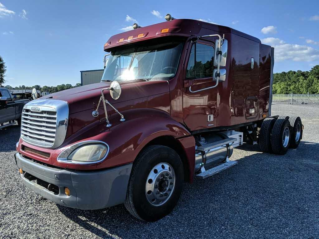 2006 Freightliner Columbia T/A Sleeper Truck