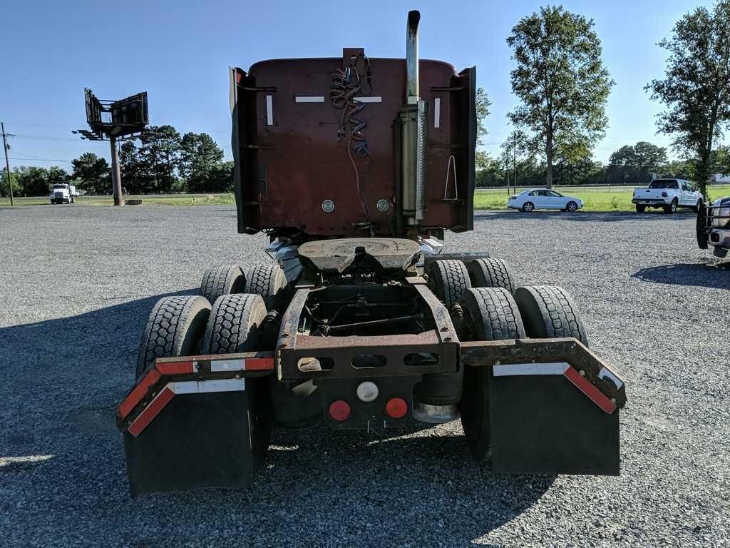 2006 Freightliner Columbia T/A Sleeper Truck