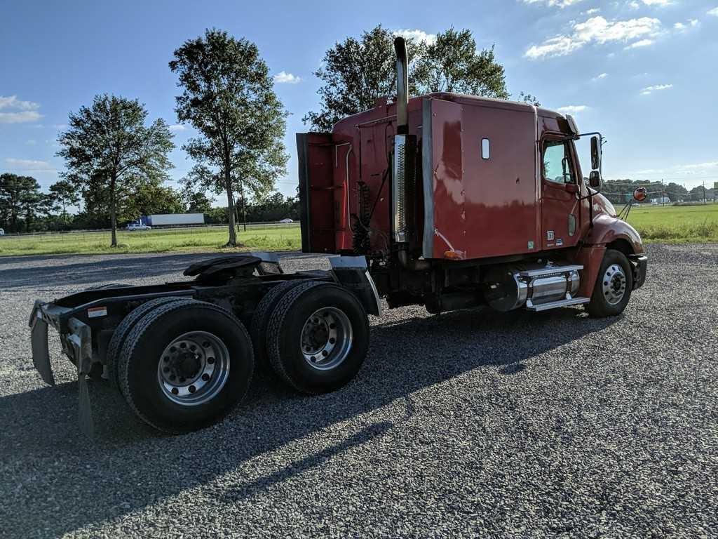 2006 Freightliner CL-120 T/A Sleeper Truck