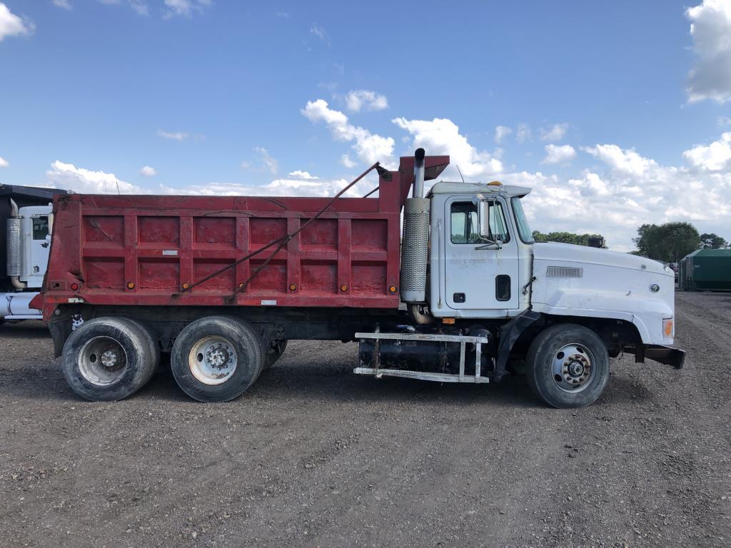 1998 Mack Dump Truck