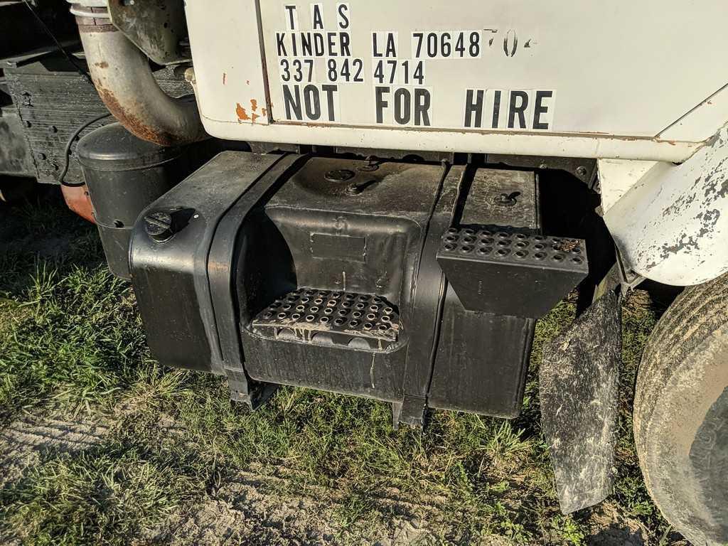 1979 International F2674 Winch Truck