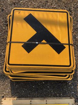 Signs - 1 pallet