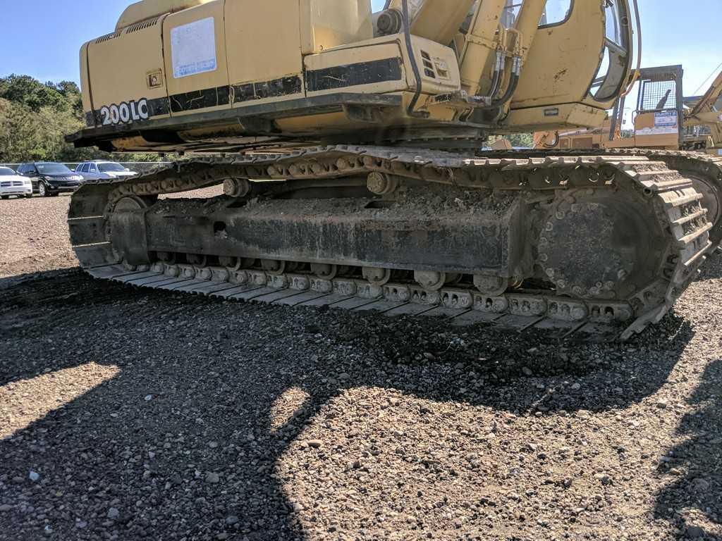 Deere 200 LC Hydraulic Excavator