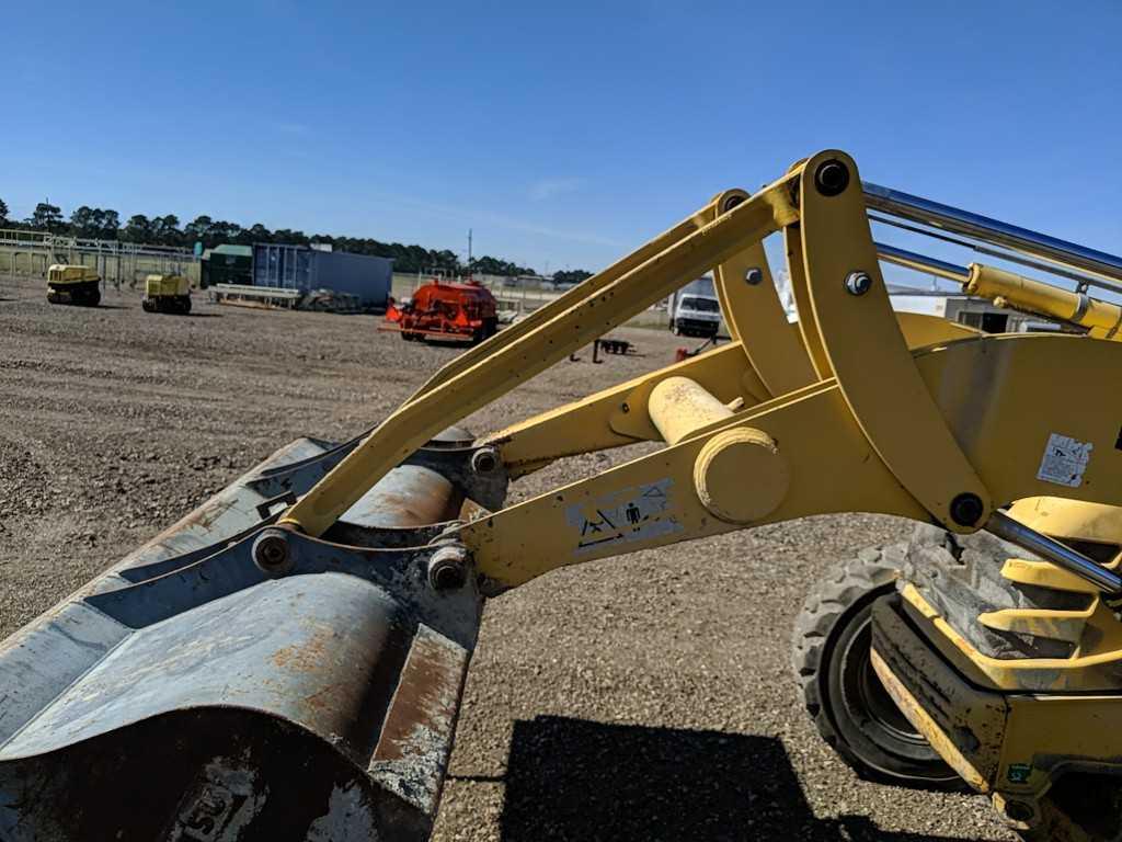 2000 Komatsu WB140-2 Backhoe