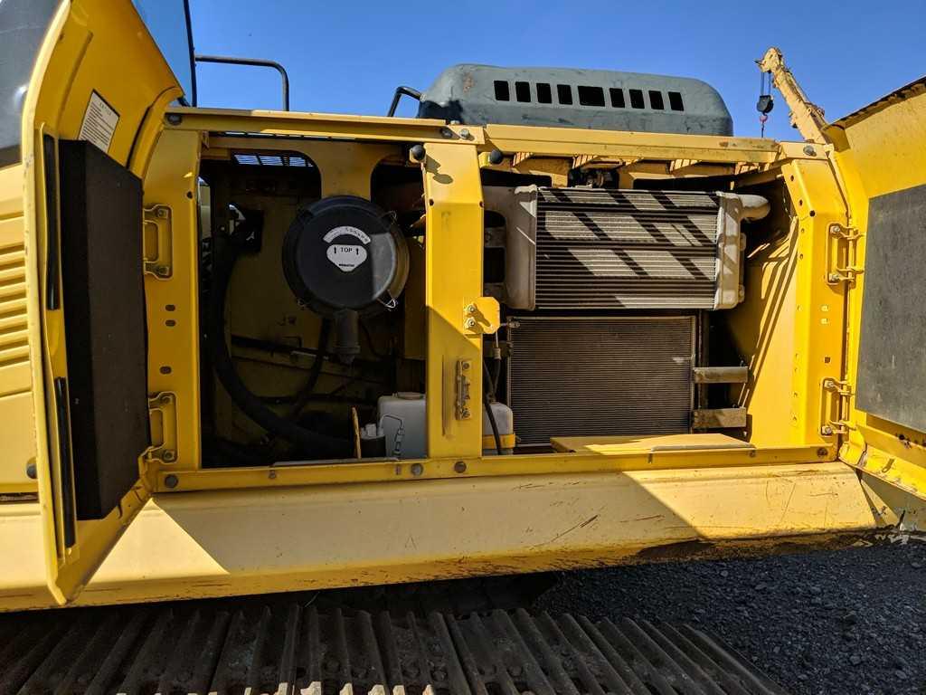 2005 Komatsu PC220LC-7L Excavator