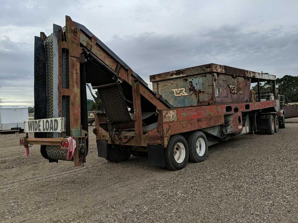 1981 Auto Carr Truck & 1995 Universal Refiner PDR-450 Wood Processor/Grinder