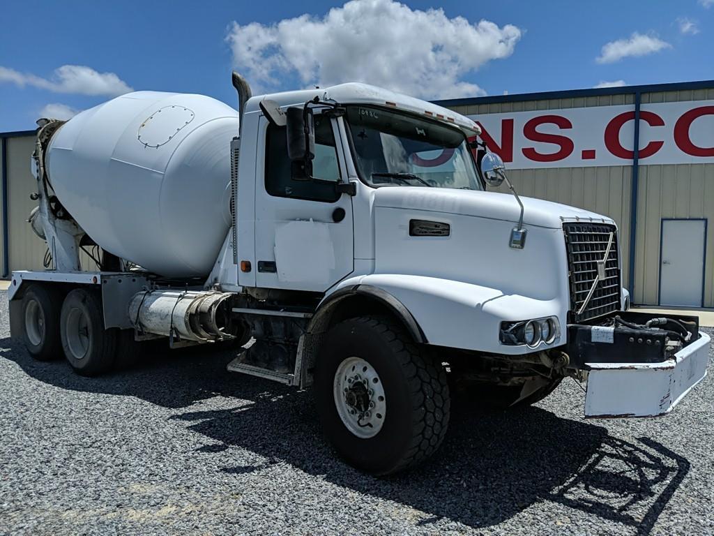 2006 Volvo VHD T/A Concrete Mixer Truck