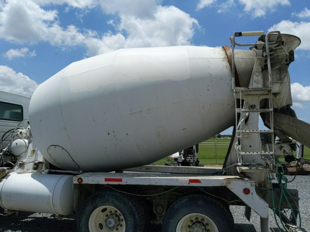 2005 Volvo VHD T/A Concrete Mixer Truck