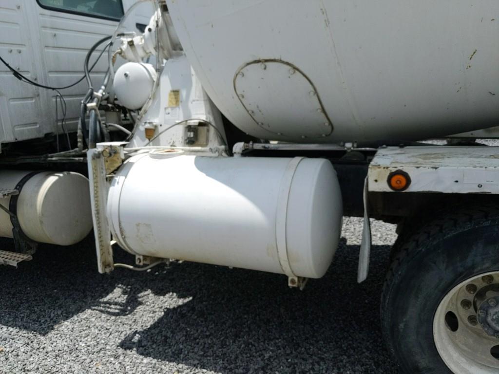 2005 Volvo VHD T/A Concrete Mixer Truck