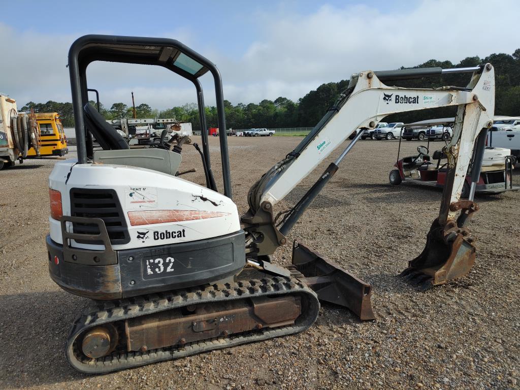 2012 Bobcat E32 Excavator