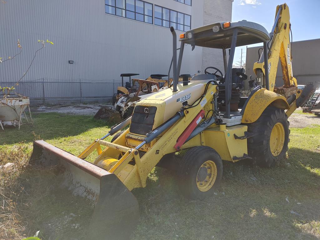 New Holland B95 Loader Backhoe (OFFSITE)