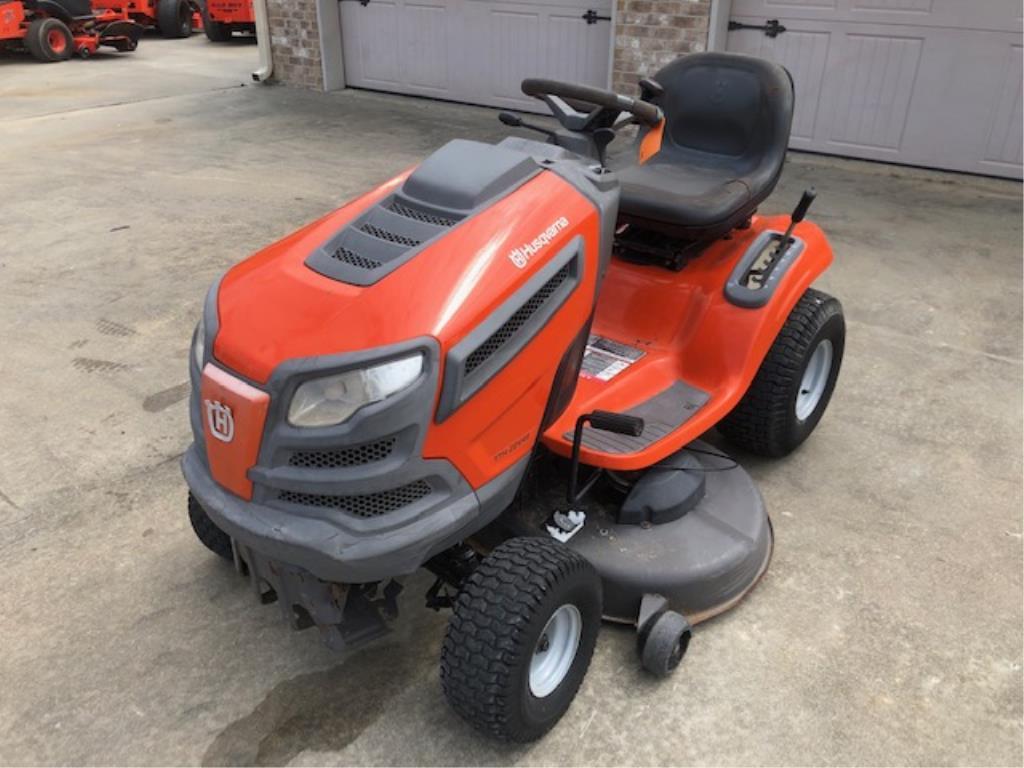 Husqvarna YTH 22V46 Lawn Mower