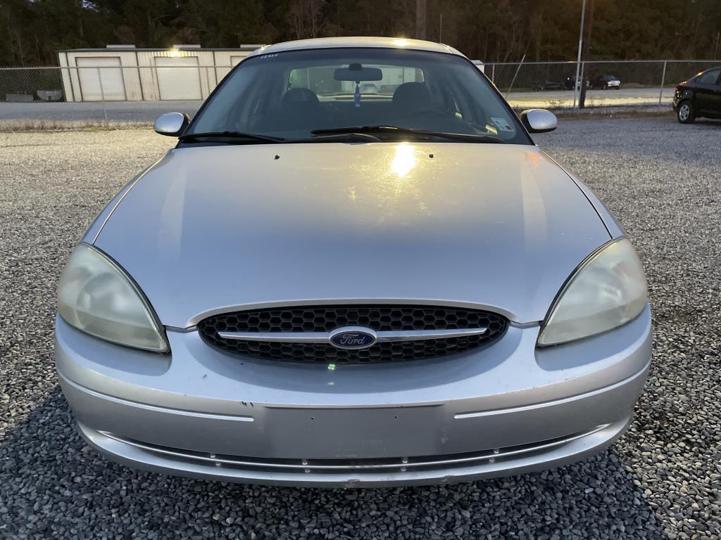 2003 Ford Taurus Sedan