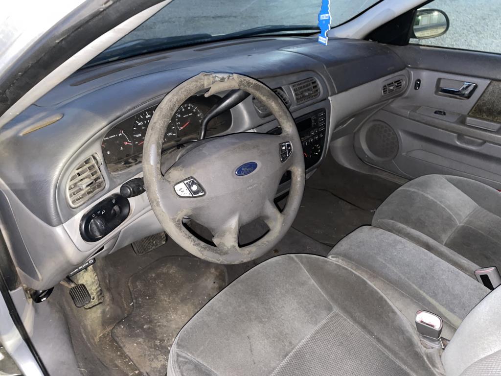 2003 Ford Taurus Sedan