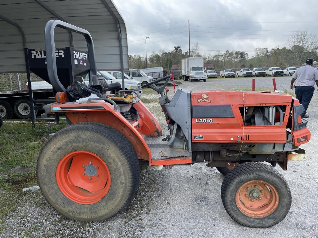 Kubota L3010E Tractor