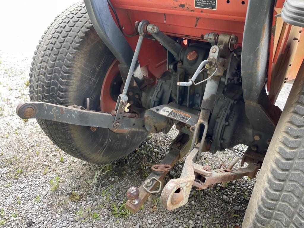 Kubota L3010E Tractor