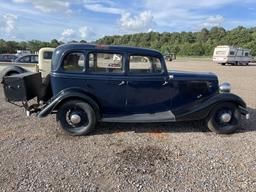 1933 Ford Sedan