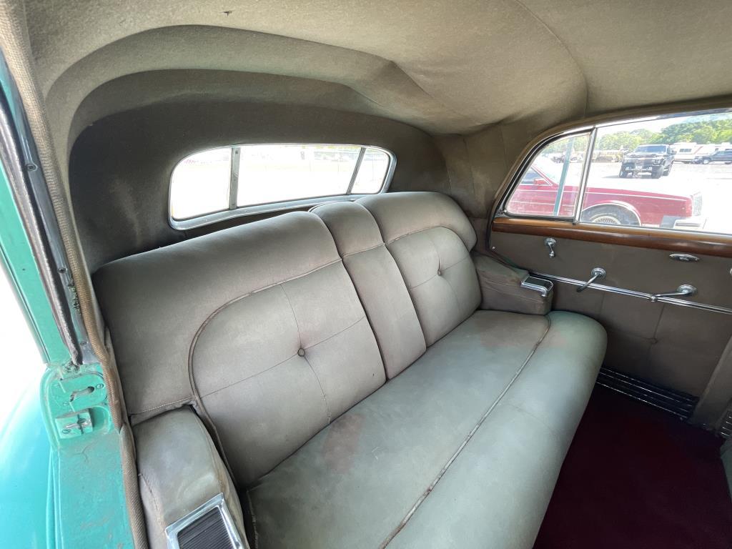 1941 Cadillac Fleetwood 4-DR Sedan