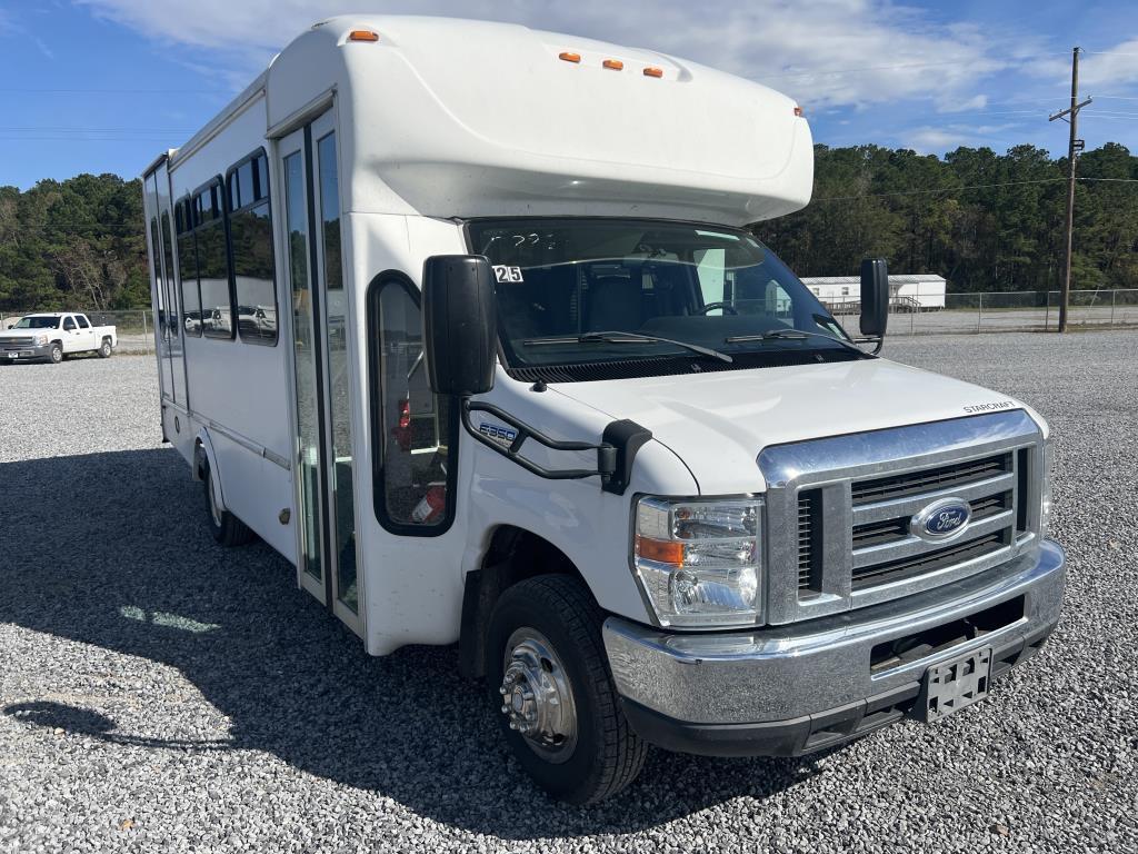 2016 Ford E-350 Shuttle Bus