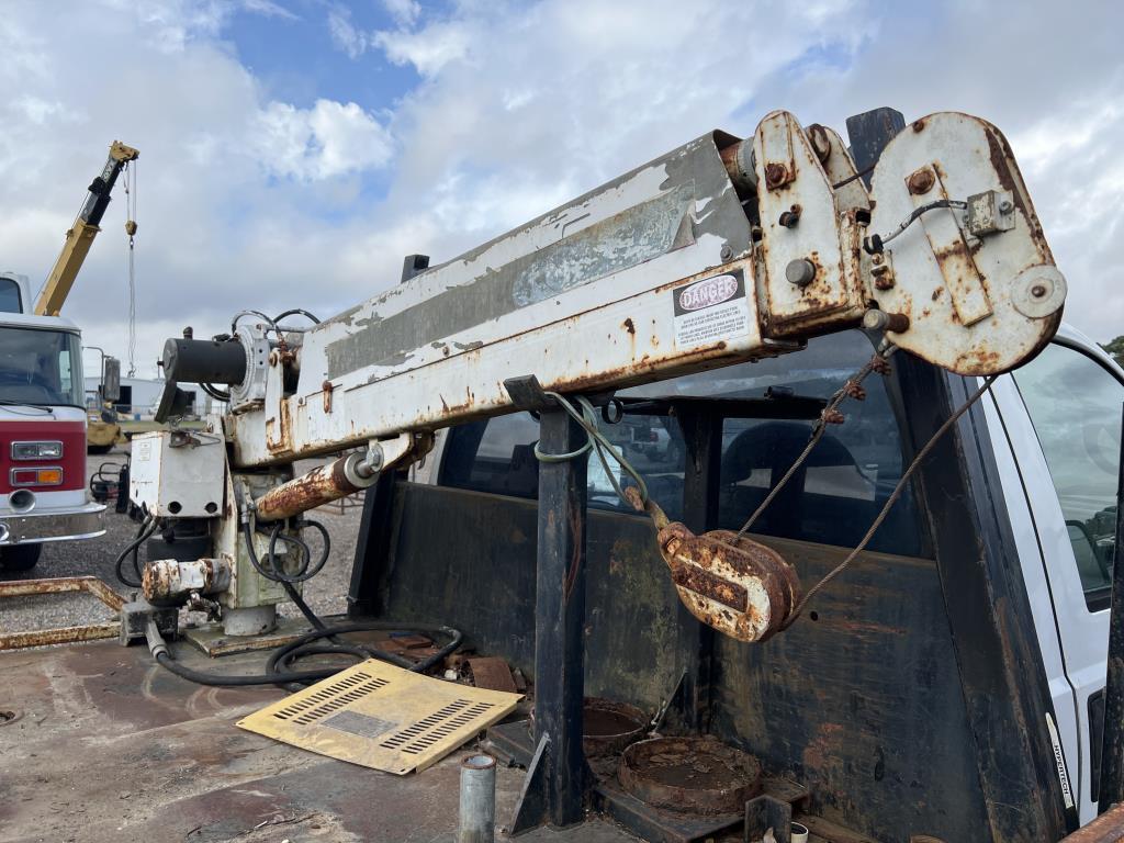 2002 Ford F-550 Flatbed With Crane