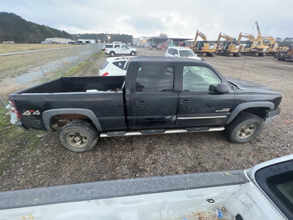 2003 Chevrolet Silverado 2500 HD 4x4 Pickup Truck