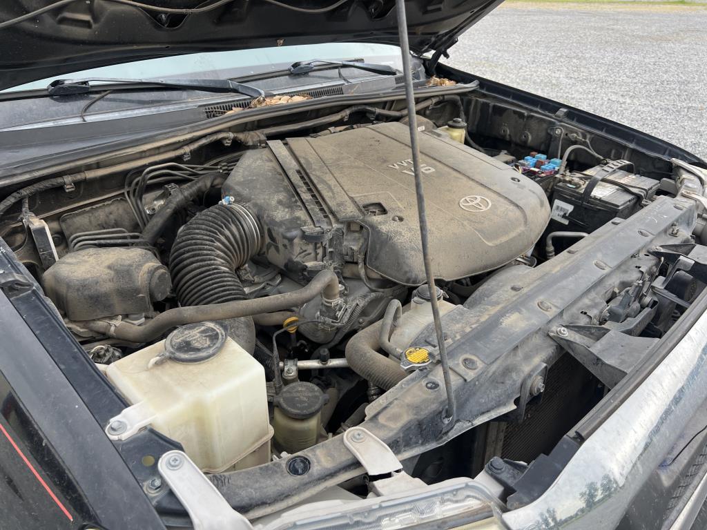 2014 Toyota Tacoma Pickup Truck