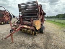 New Holland 850 Round Baler