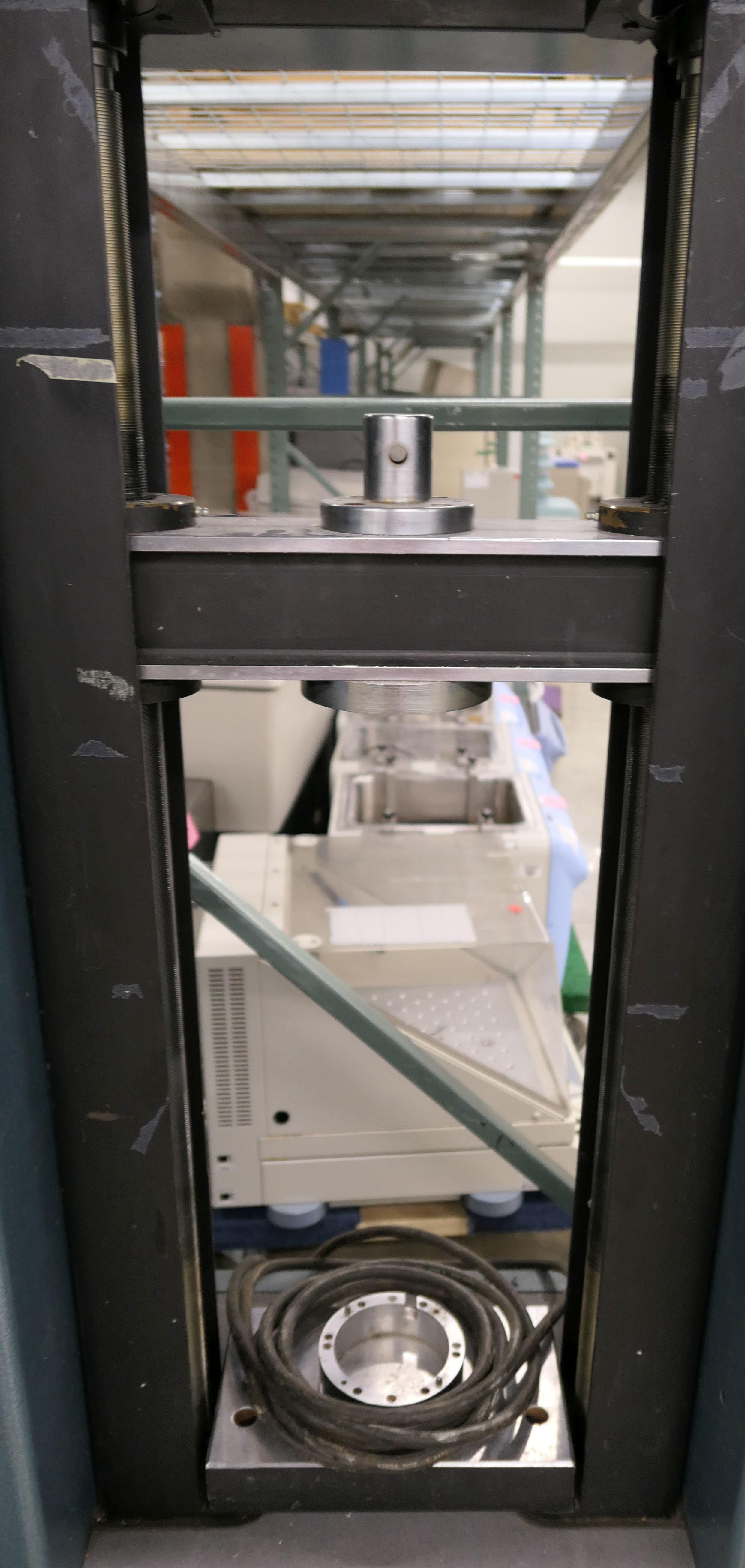 Instrument Tester: Instron 1822