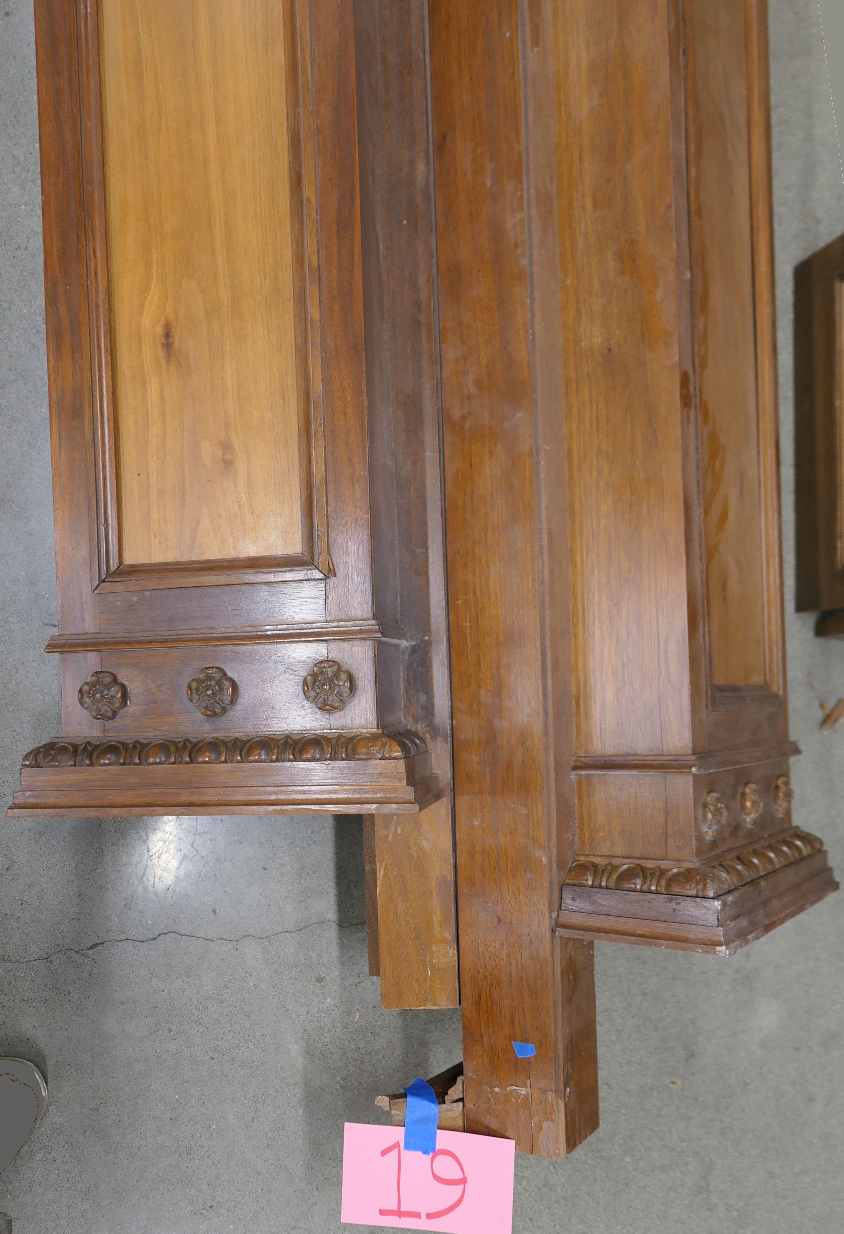 LOT 19: Decorative Antique Wood Columns & Molding/Edging