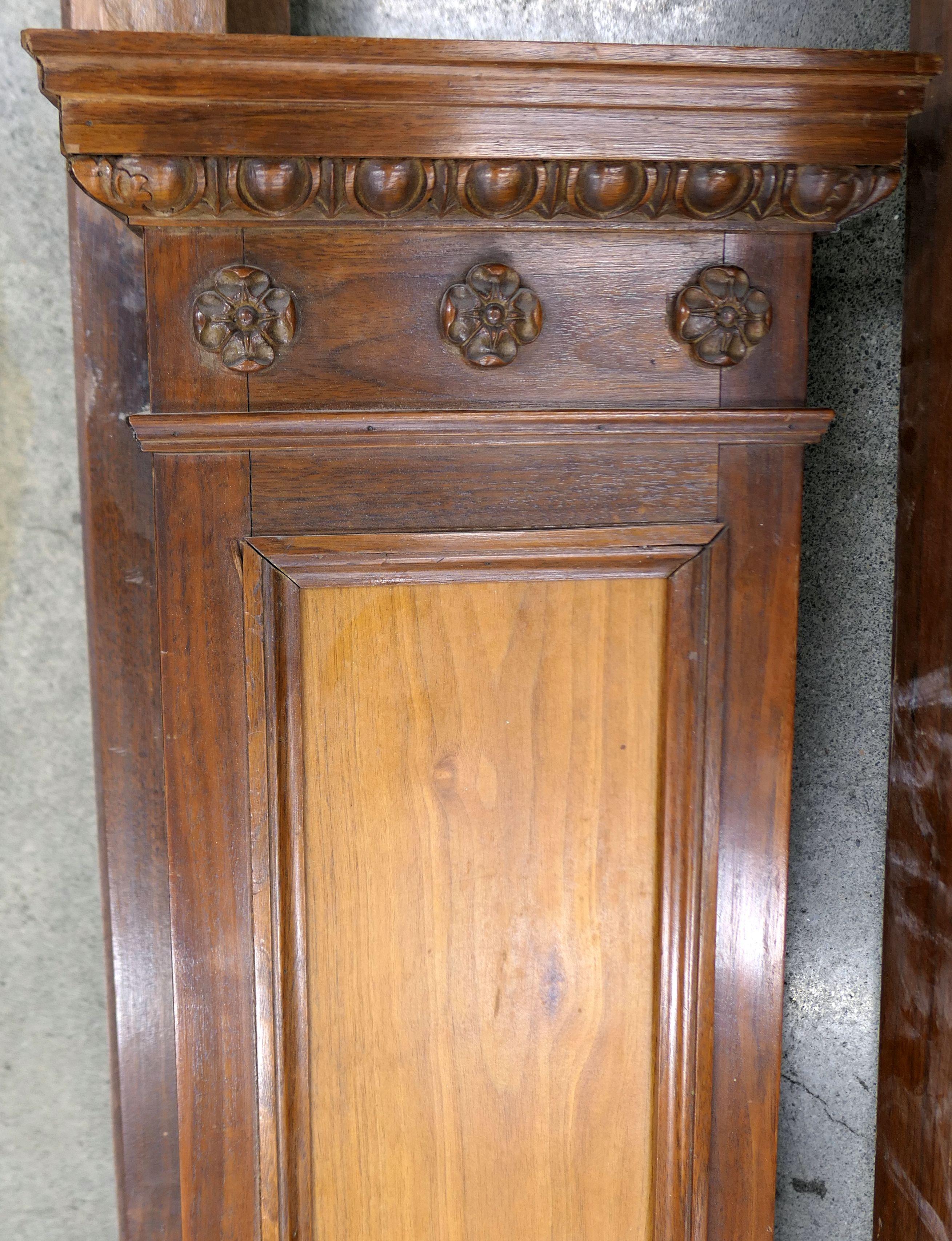 LOT 19: Decorative Antique Wood Columns & Molding/Edging