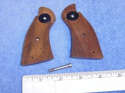 PAIR OF ORIGINAL WOOD RUGER REVOLVER GRIPS