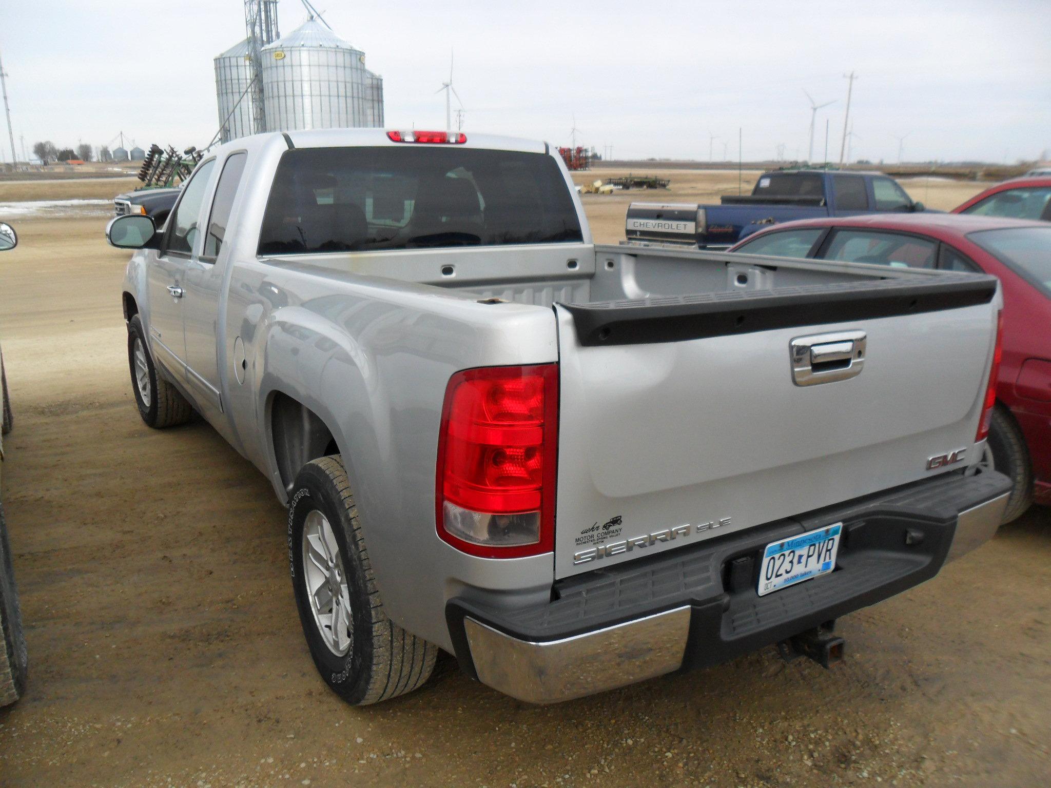 2014 GMC Pickup, Ext Cab 1/2ton , 5.3 gas, tilt