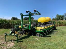 John Deere 1770 NT MaxEmerge Planter 16 row